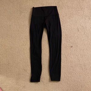 Lululemon Wunder Under 25”
